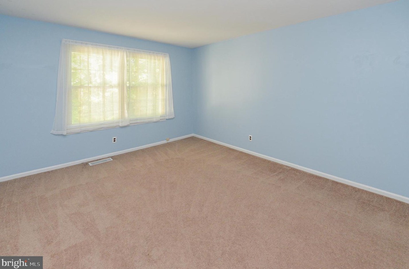 14 Bretshire Ct, Medford NJ  08055-9367 exterior