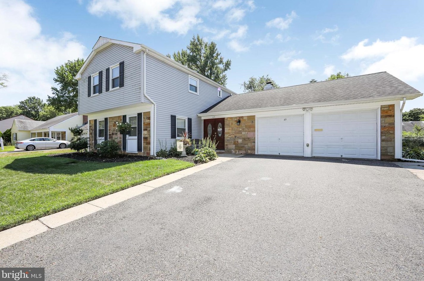 65 Torrington Ln, Willingboro, NJ 08046