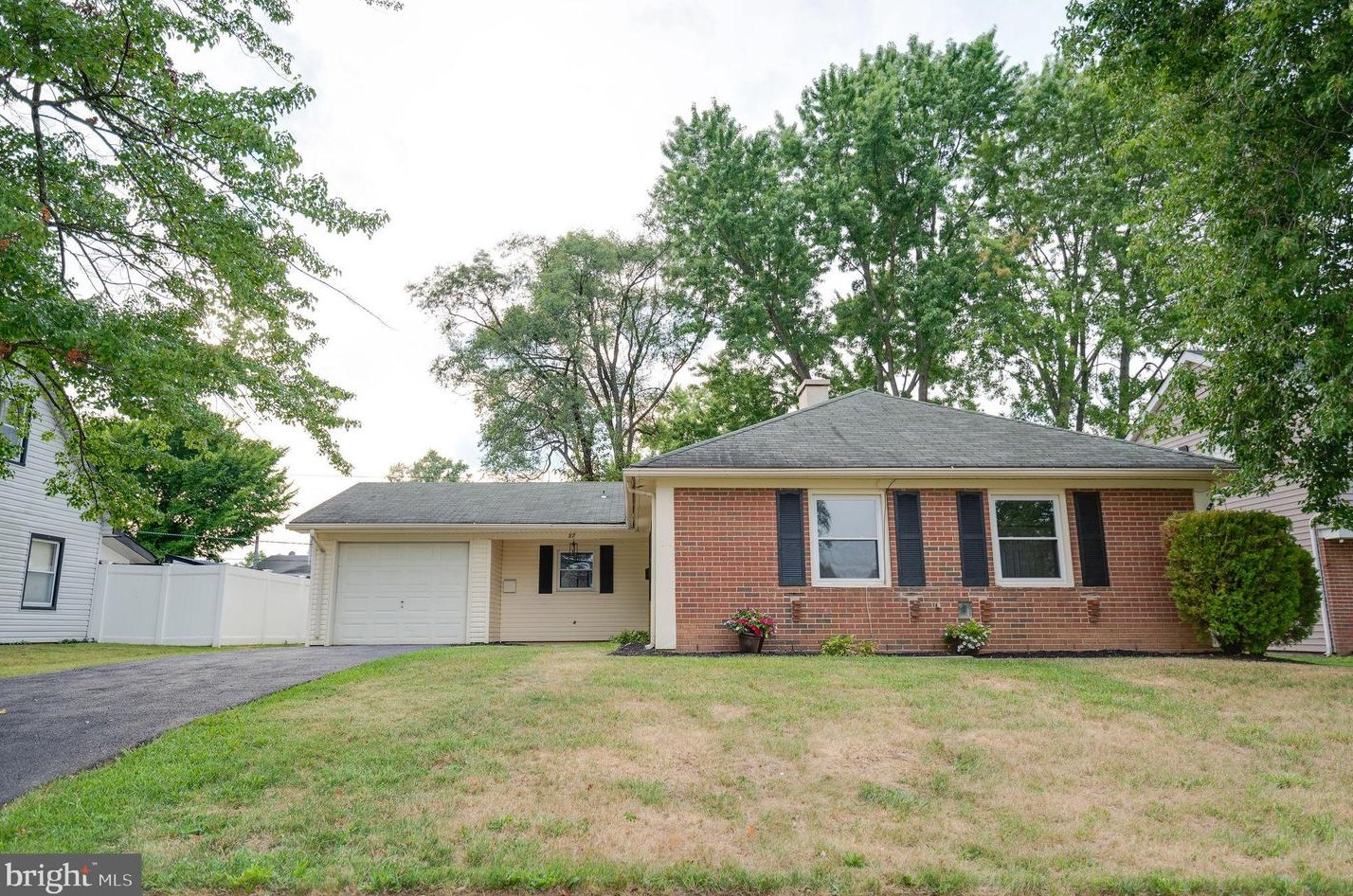 37 Melrose Ln, Willingboro, NJ 08046