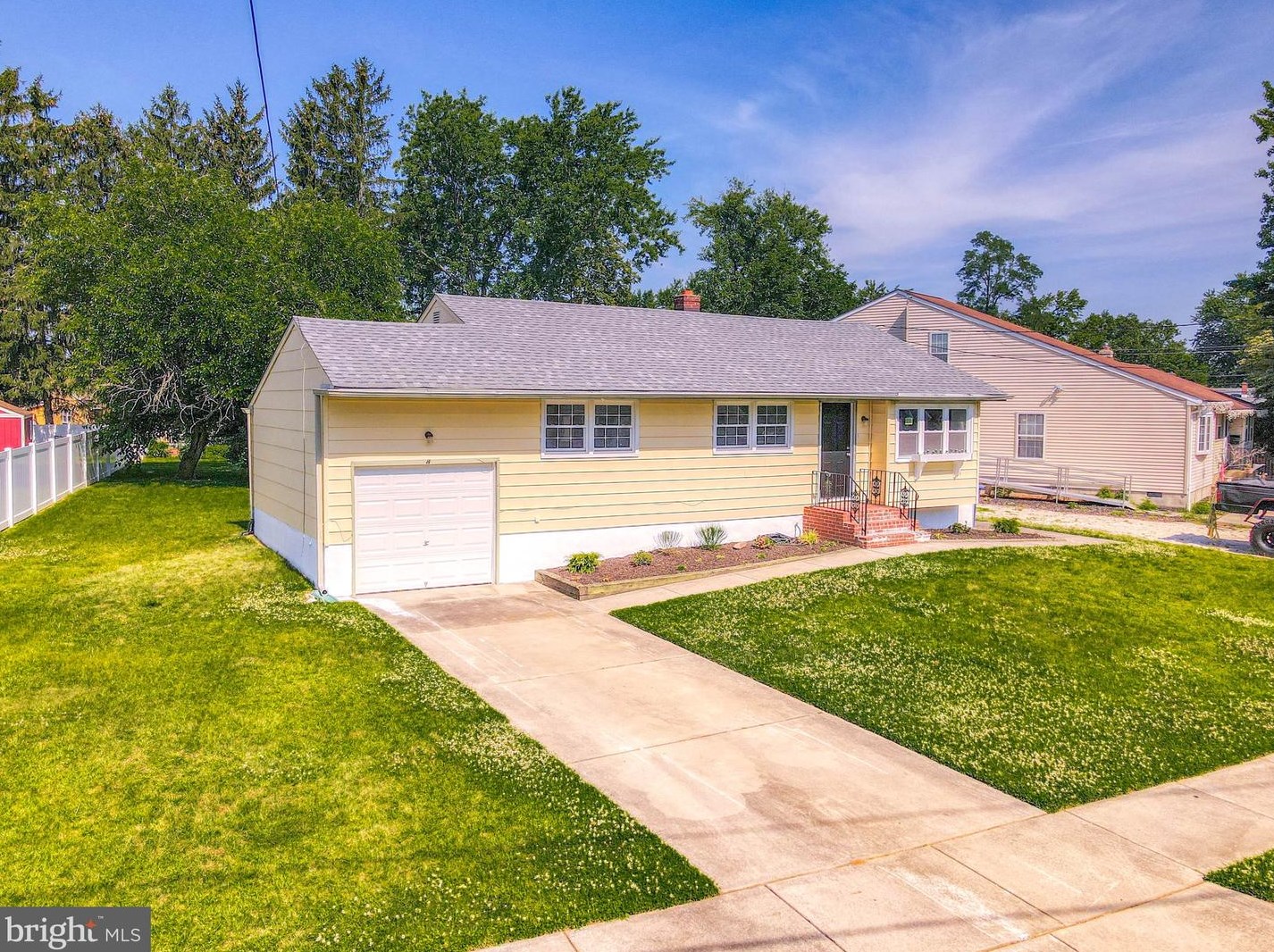 203 Dogwood Rd, Beverly, NJ 08010