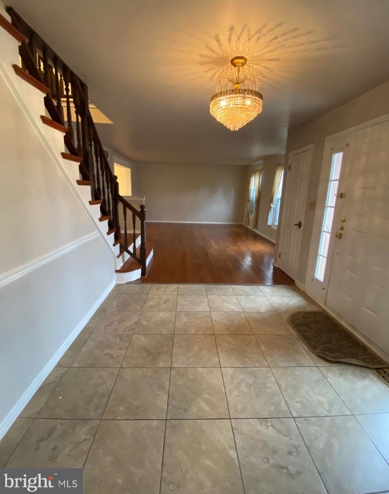 10 Coach Ln, Mount Laurel, NJ 08054-1348