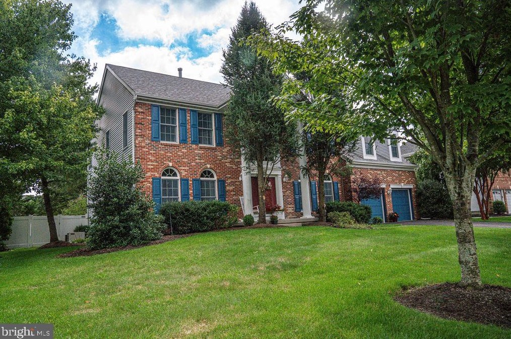 69 Broadacre Dr, Mount Laurel, NJ 08054-4708