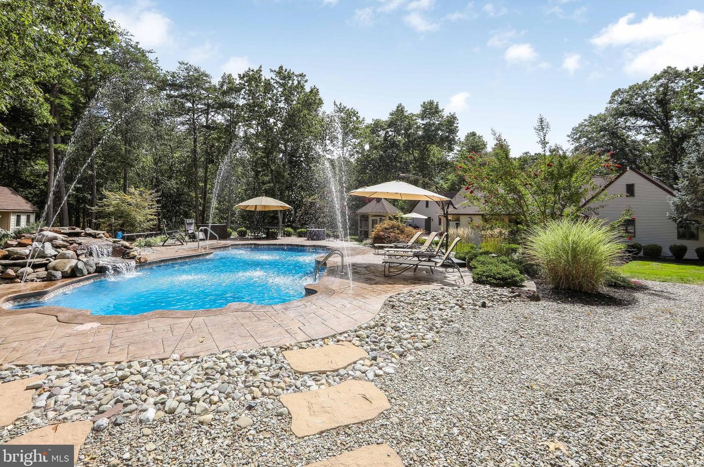 107 Strawberry Dr, Southampton, NJ 08088-8623