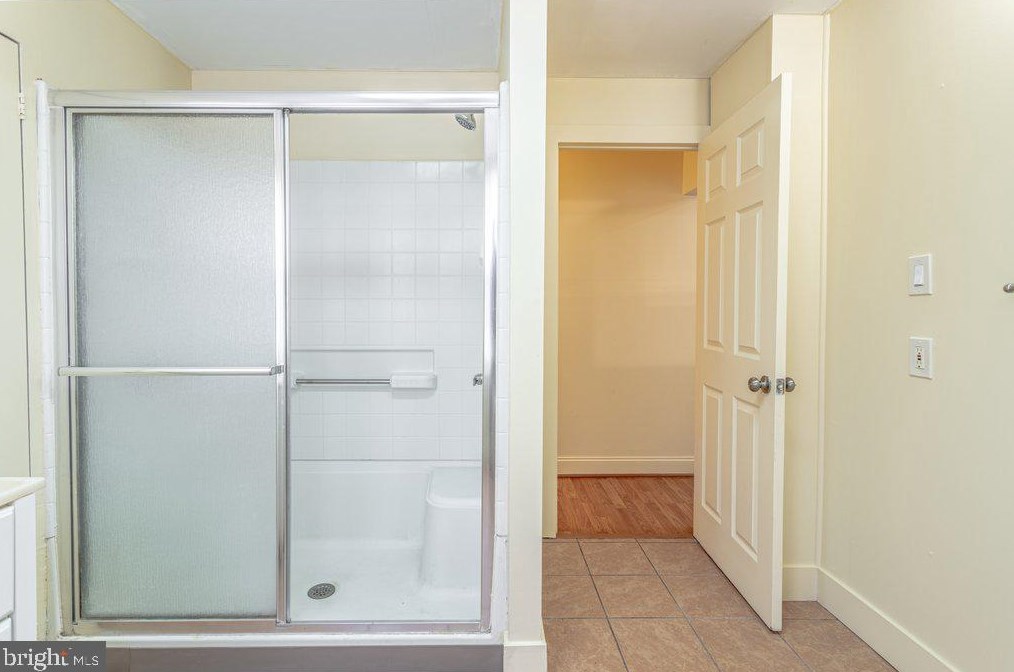 3 Gilbert St #b, Burlington, NJ 08016