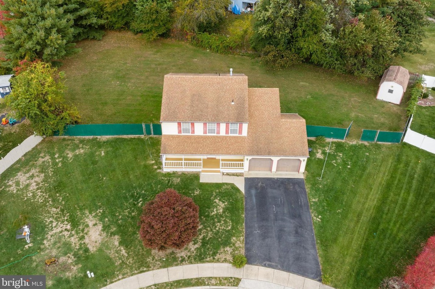 8 Brians Ct, Burlington, NJ 08016-3748