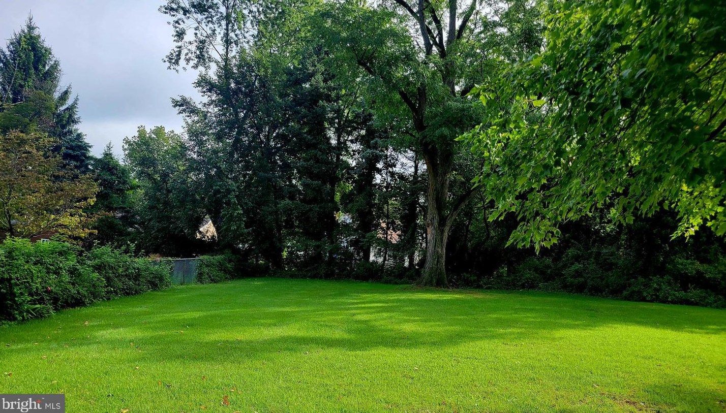 346 Wheatley Ave, Beverly NJ  08010-1042 exterior