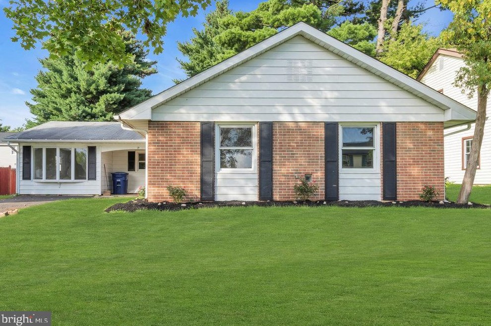 19 Peartree Ln, Willingboro, NJ 08046