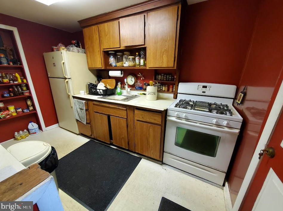 627 Lakehurst Rd, Browns Mills, NJ 08015