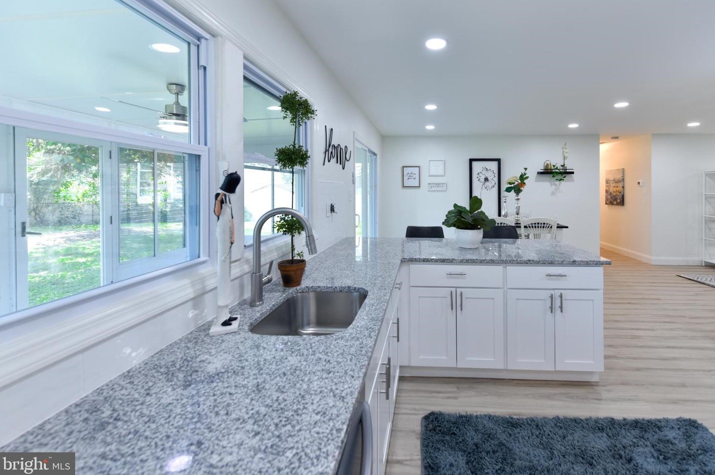 9 Trescott Ln, Willingboro, NJ 08046