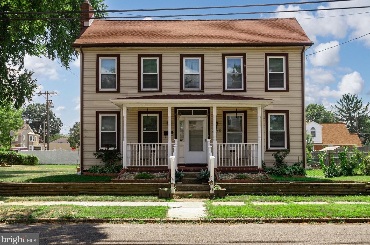 306 W 2nd St, Florence, NJ 08518
