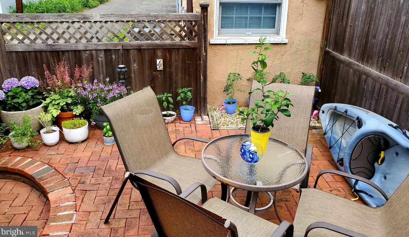 4 Chestnut St, Chesterfield, NJ 08505-2024