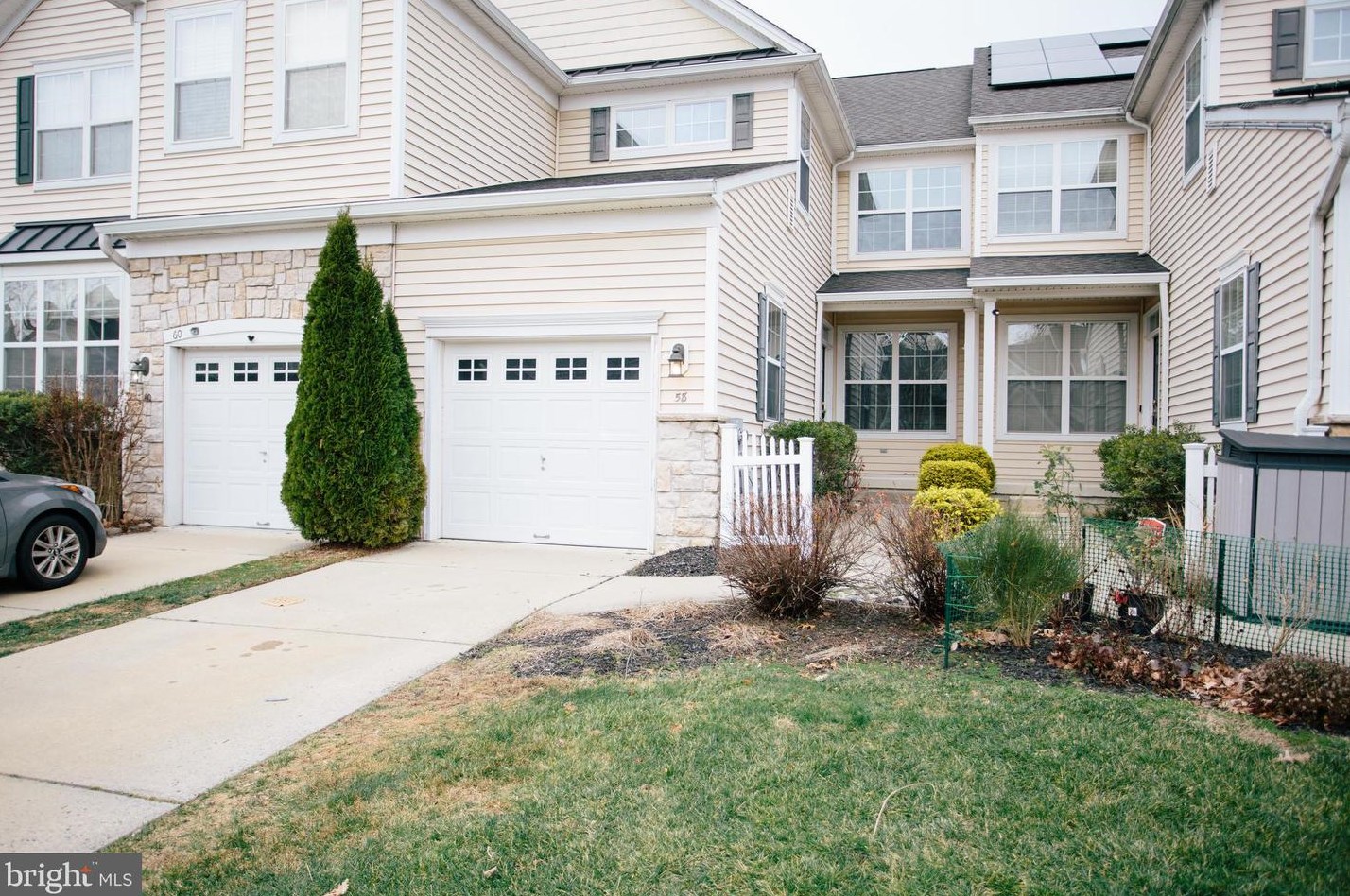 58 Stern Light Dr, Mount Laurel, NJ 08054-1638