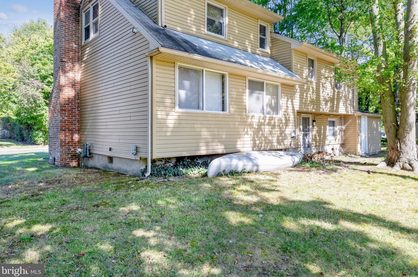 320 Farmdale Rd, Moorestown NJ 08057-1724 exterior