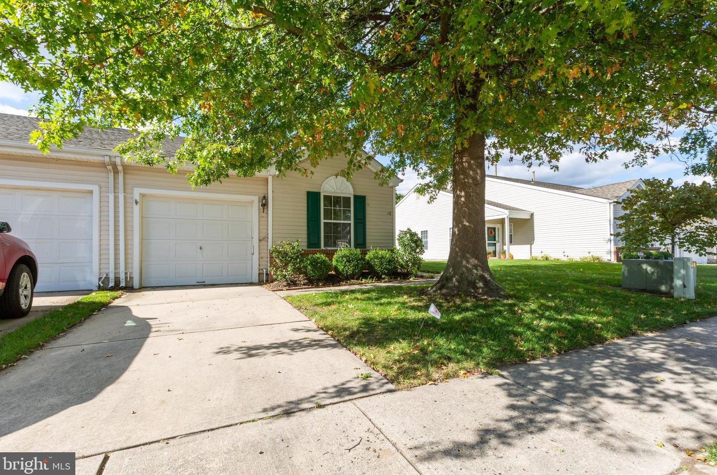 16 Raleigh Dr, Mount Laurel, NJ 08054-6913