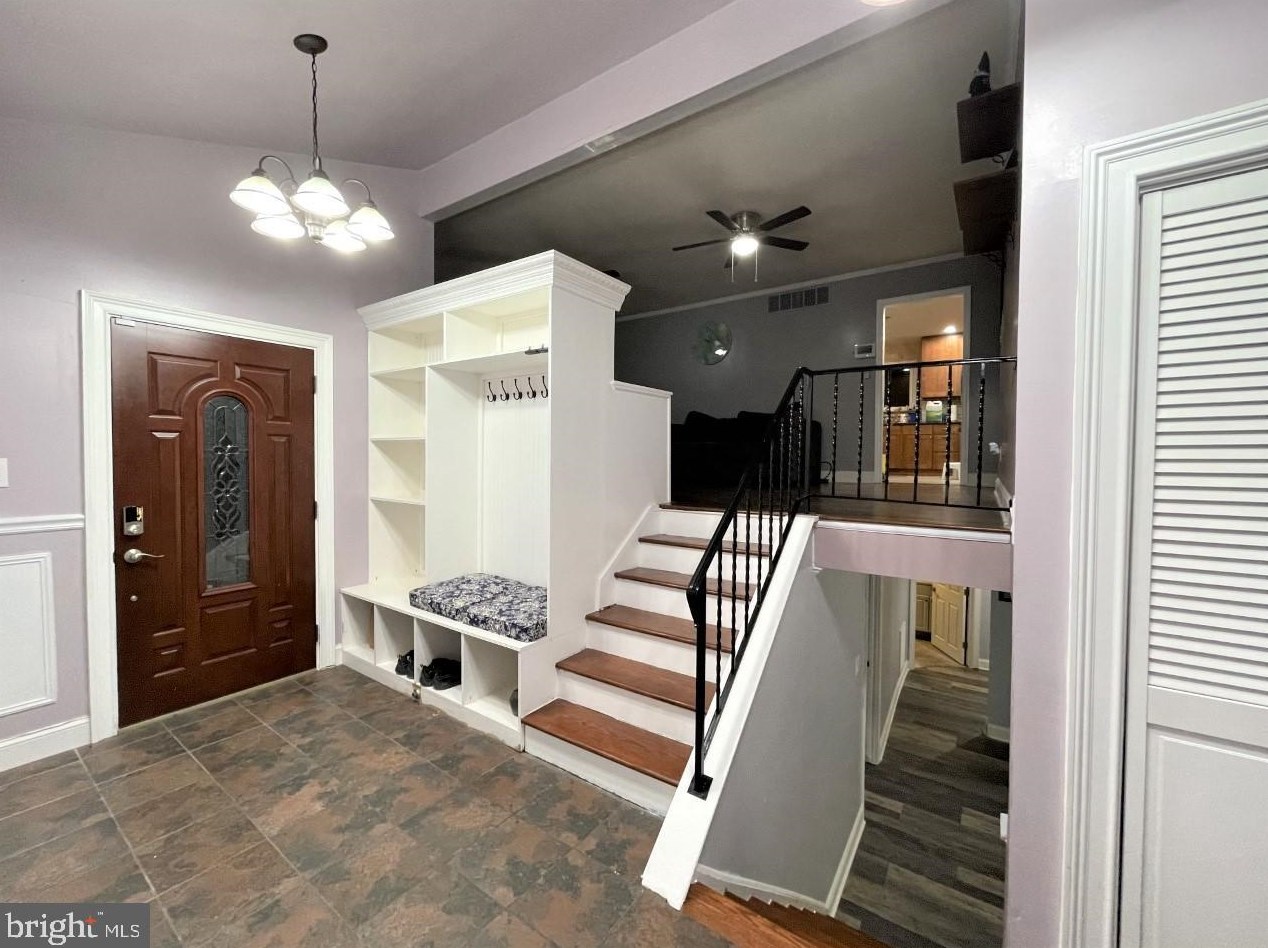 2 Harvest Ln, Burlington, NJ 08016-2241
