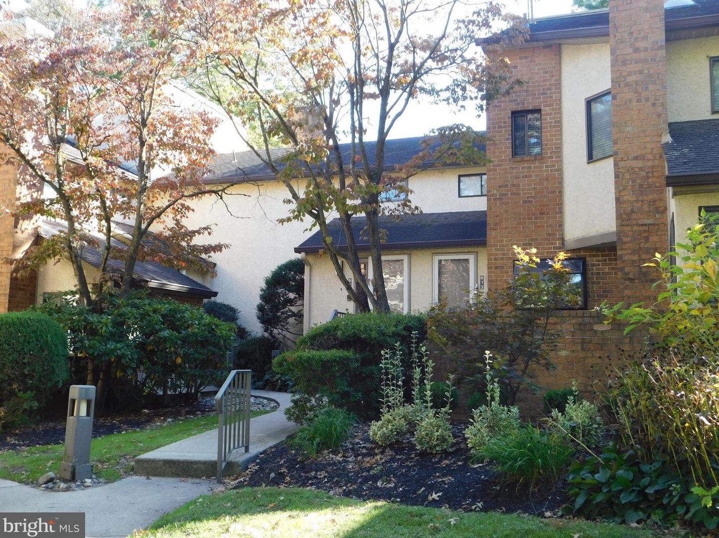 612 Augusta Cir, Mount Laurel, NJ 08054-2753