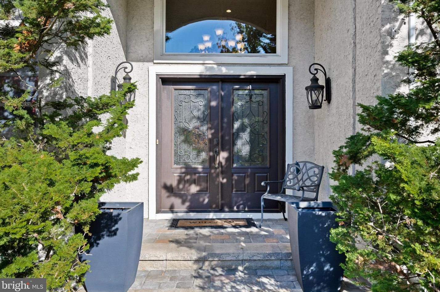 7 Lexington Ct, Mount Laurel, NJ 08054-3701