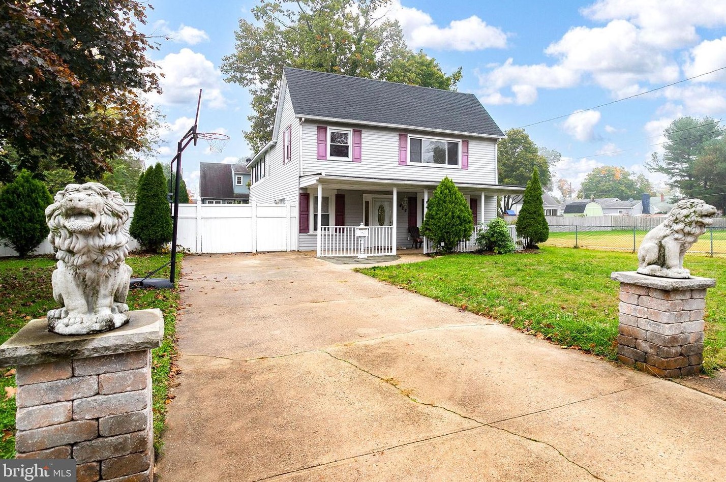422 W 4th St, Florence, NJ 08518