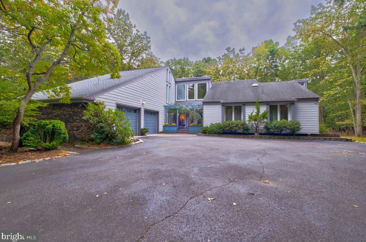 719 Gravelly Hollow Rd, Medford, NJ 08055-8442