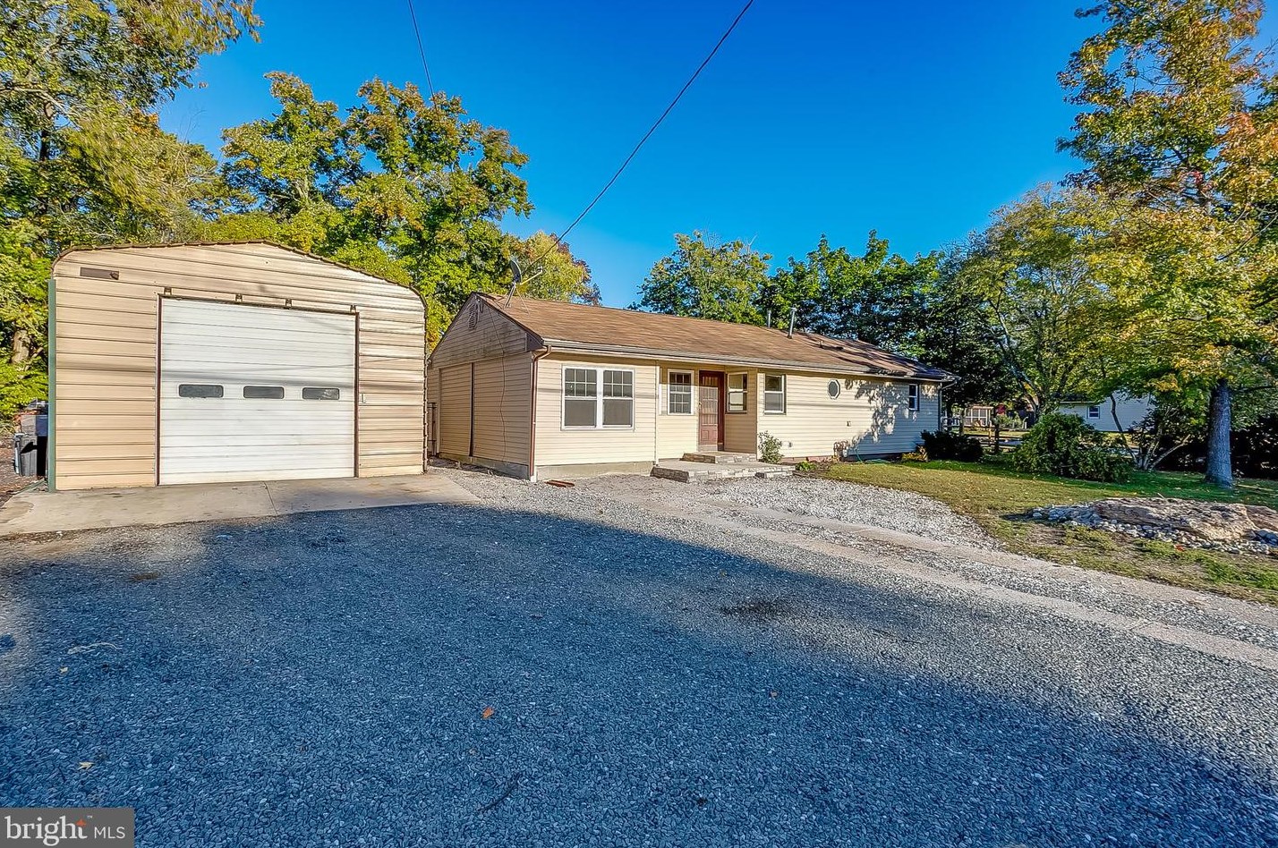 39 Stagecoach Rd, Southampton, NJ 08088-1343