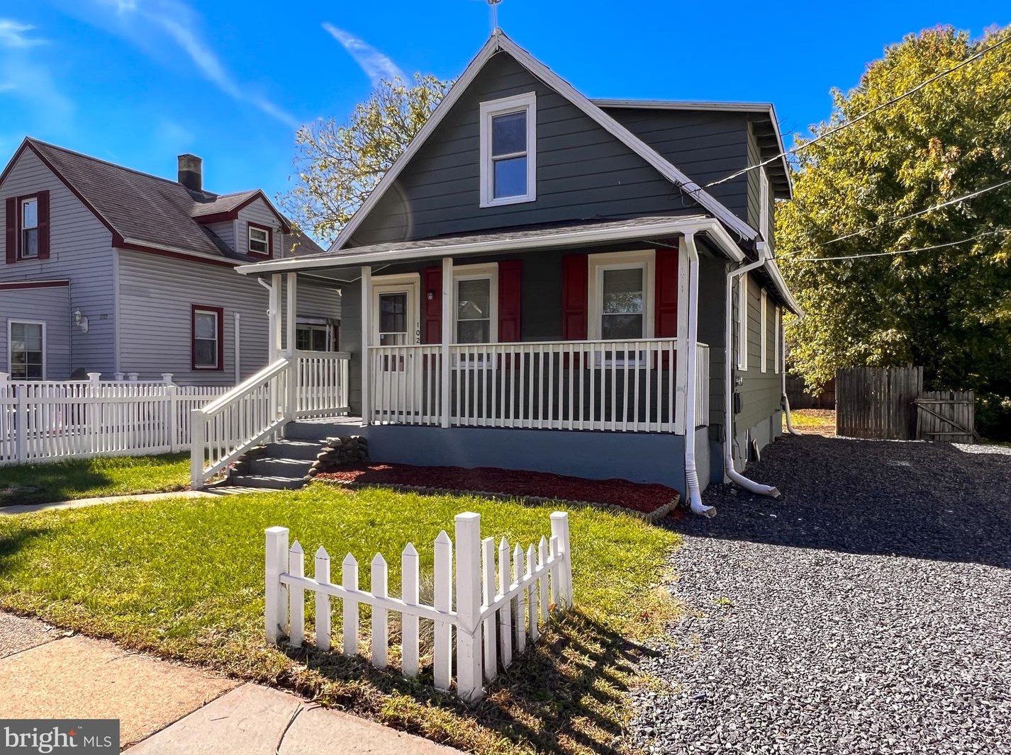 1021 Wall St, Beverly, NJ 08010