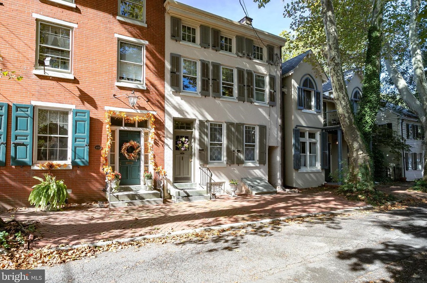 236 Wood St, Burlington, NJ 08016-4406