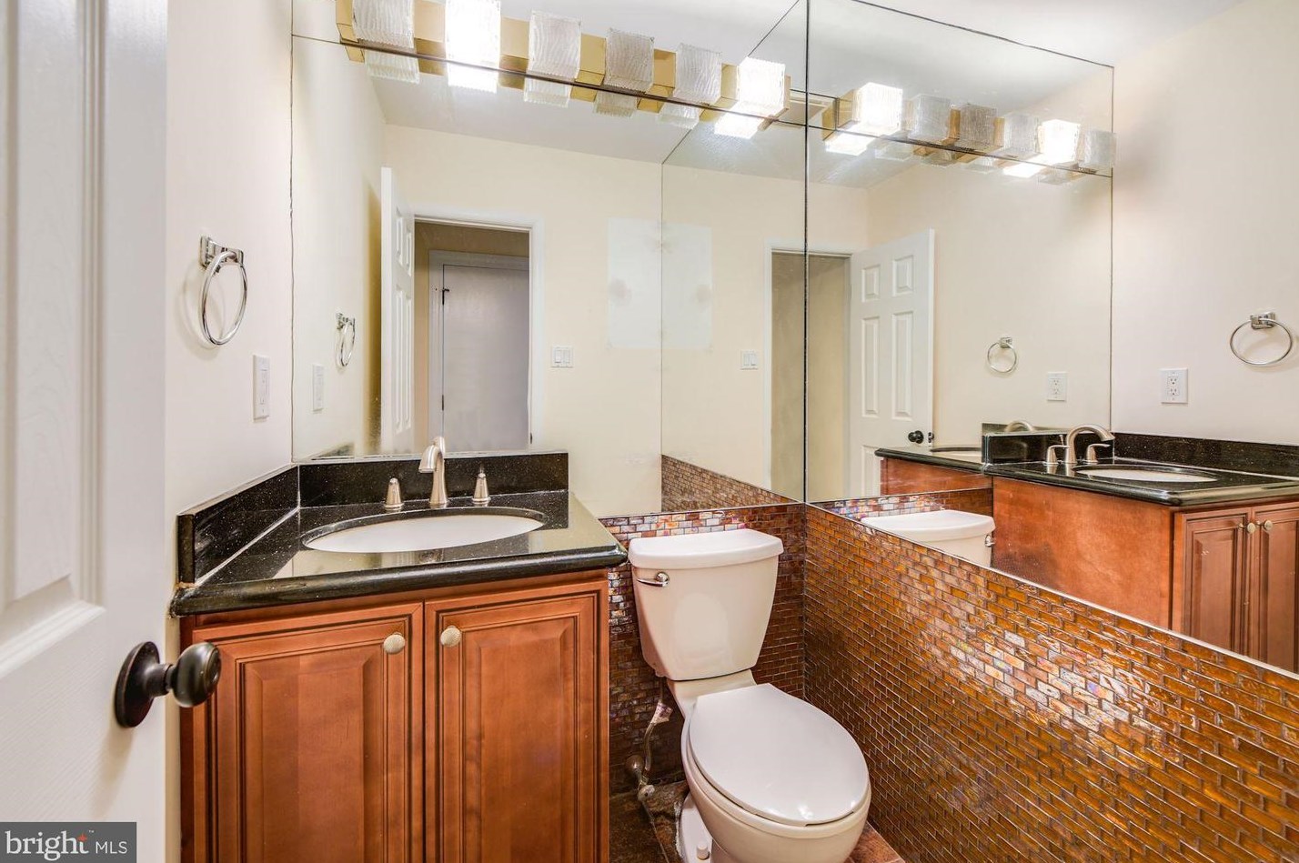 206 Frst Ave, Medford NJ 08055-3443 exterior