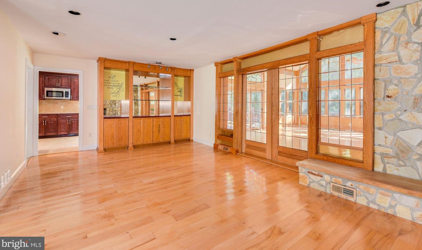 206 Frst Ave, Medford NJ 08055-3443 exterior