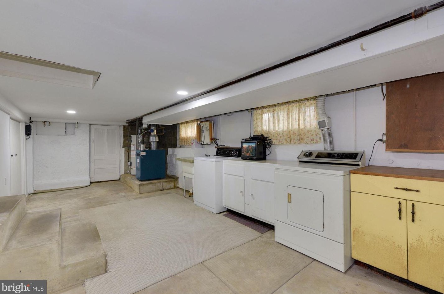 27 Harding Ave, Moorestown NJ 08057-1014 exterior