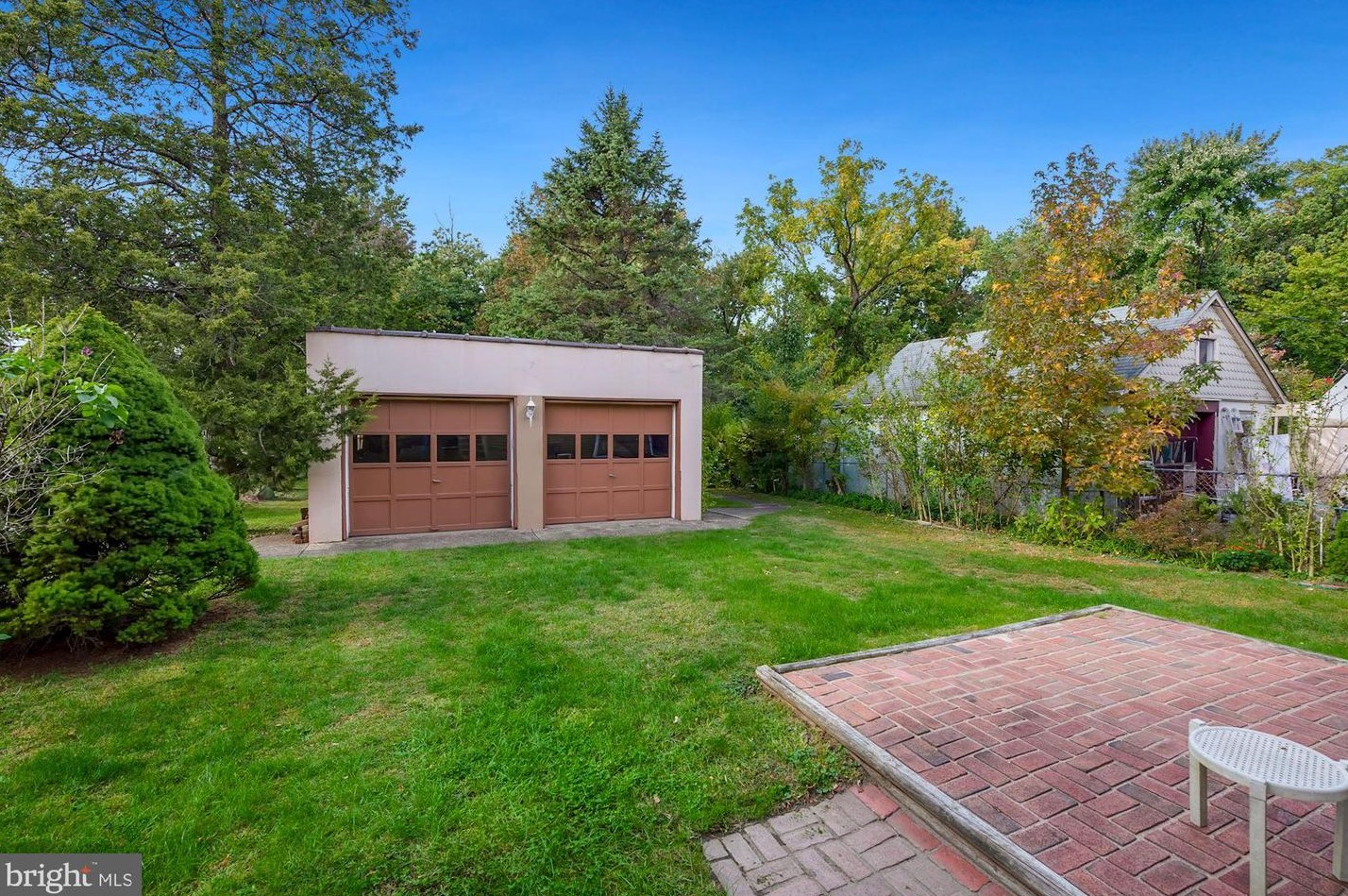 27 Harding Ave, Moorestown NJ 08057-1014 exterior