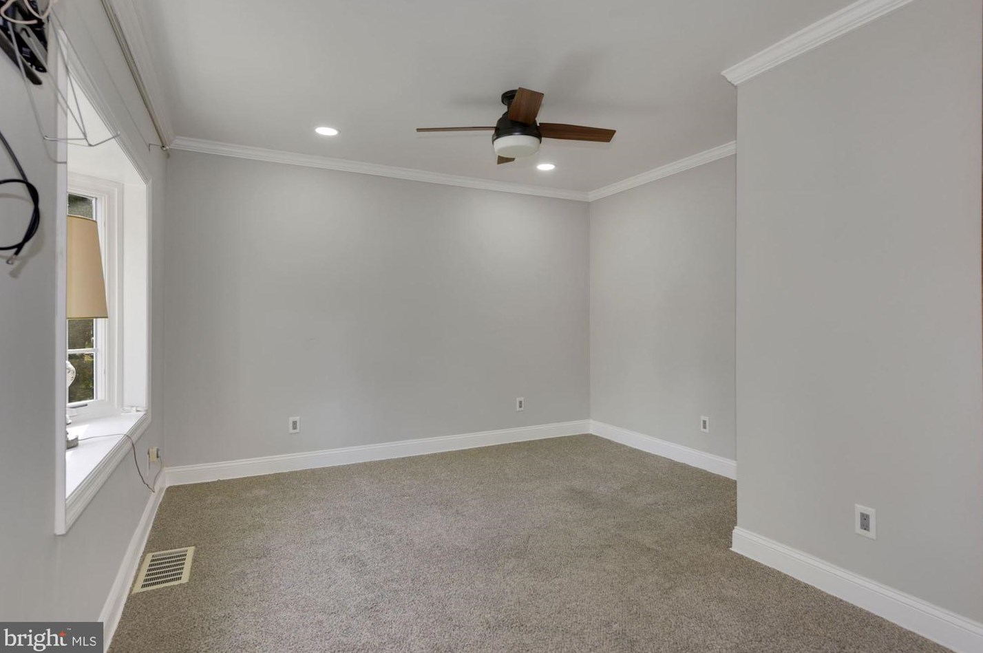 27 Harding Ave, Moorestown NJ 08057-1014 exterior