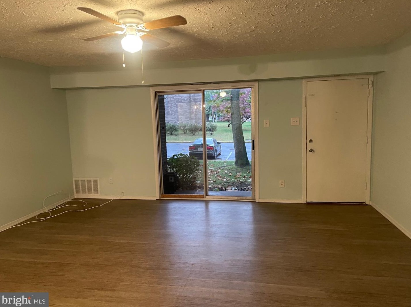 1294 Cooper St #b7, Beverly, NJ 08010