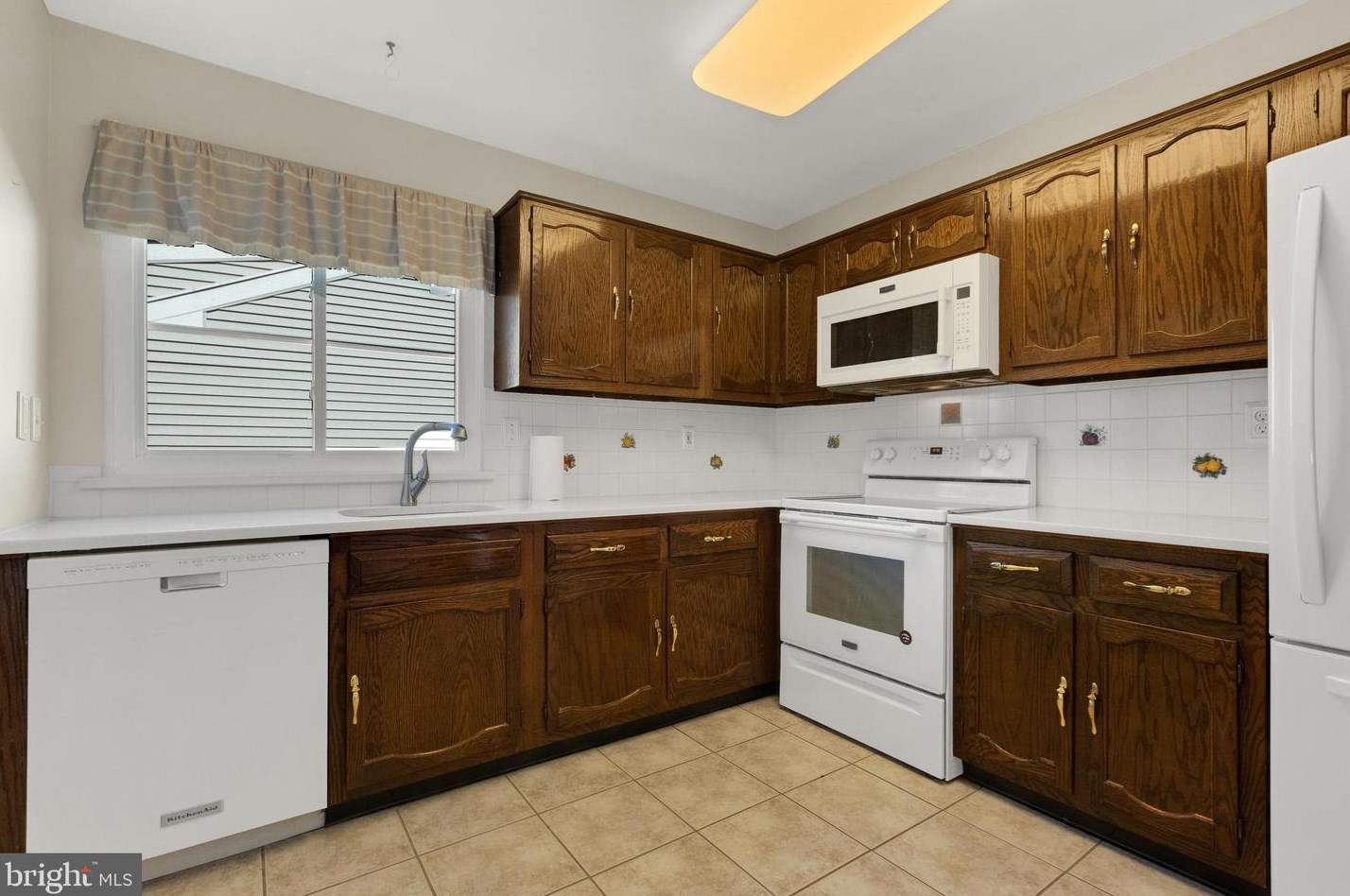 36 Finchley Ct, Southampton NJ  08088-1008 exterior