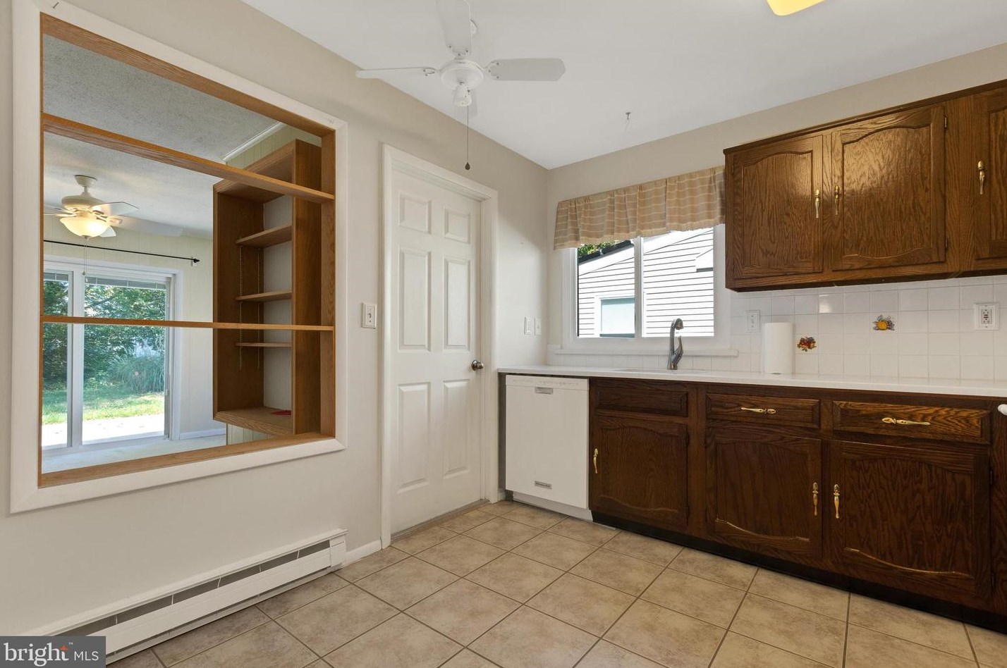 36 Finchley Ct, Southampton NJ  08088-1008 exterior