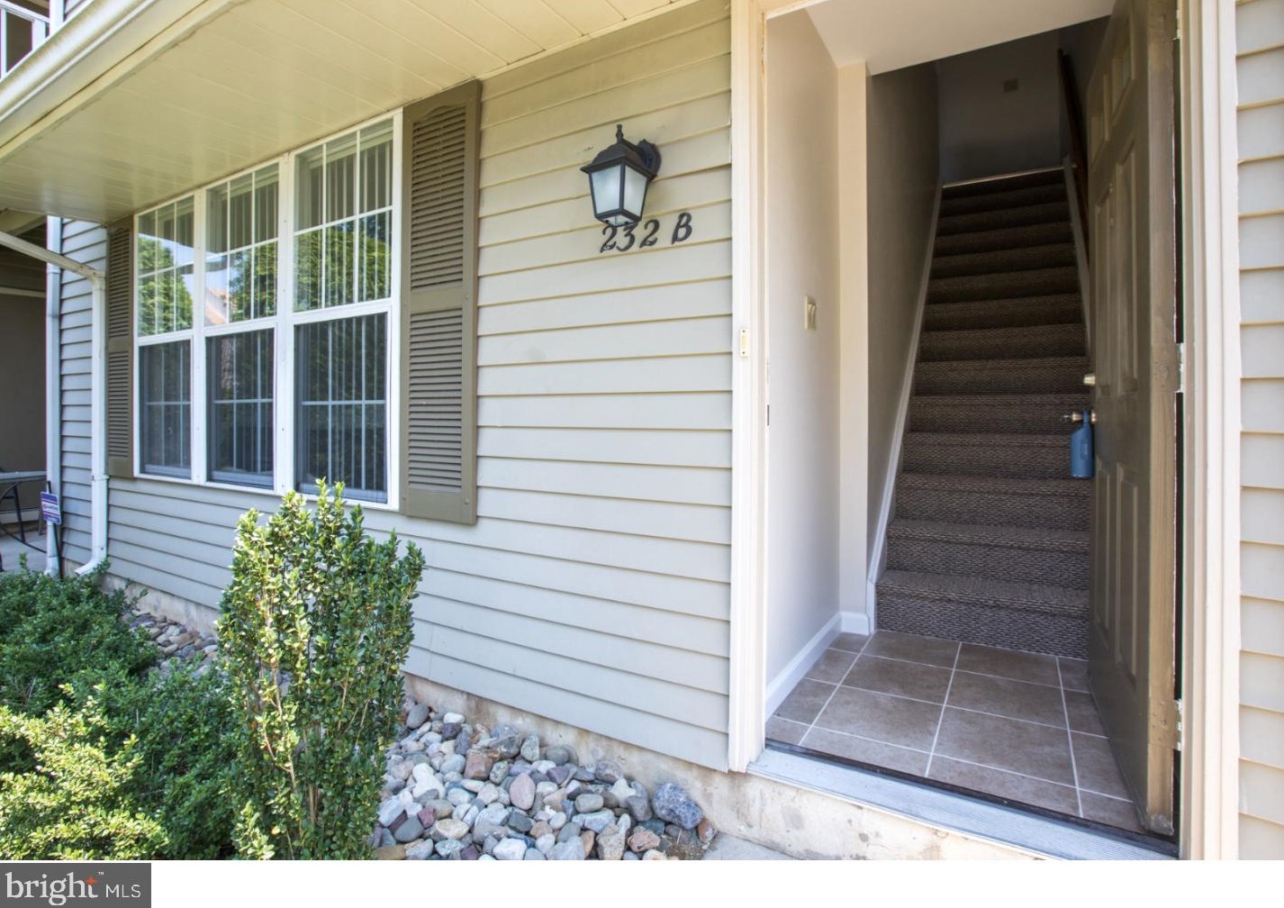 232 Thornwood Dr, Mount Laurel NJ  08054-1812 exterior