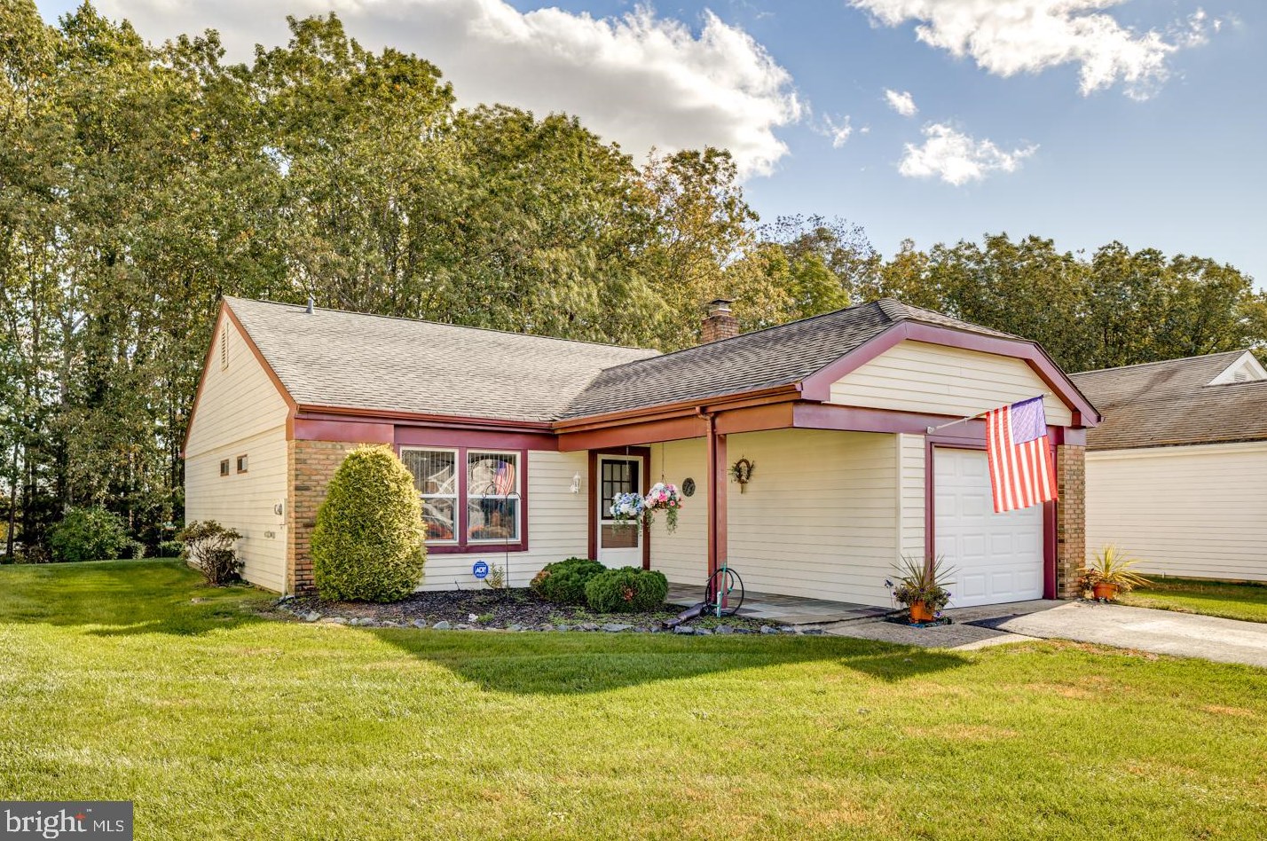 93 Gramercy Pl, Southampton, NJ 08088-1232