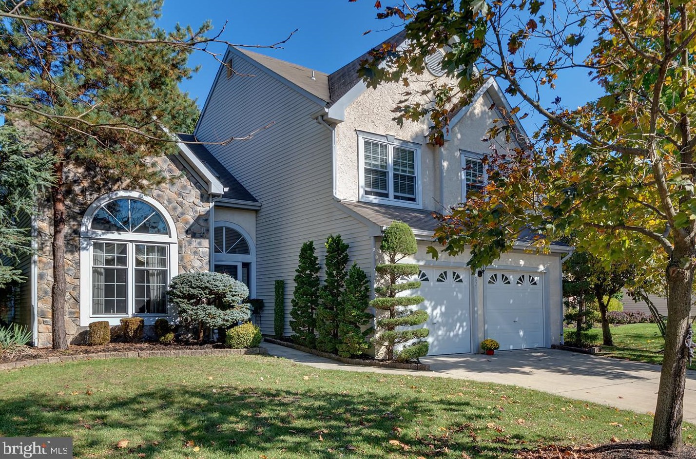 31 Barton Way, Mount Laurel, NJ 08054