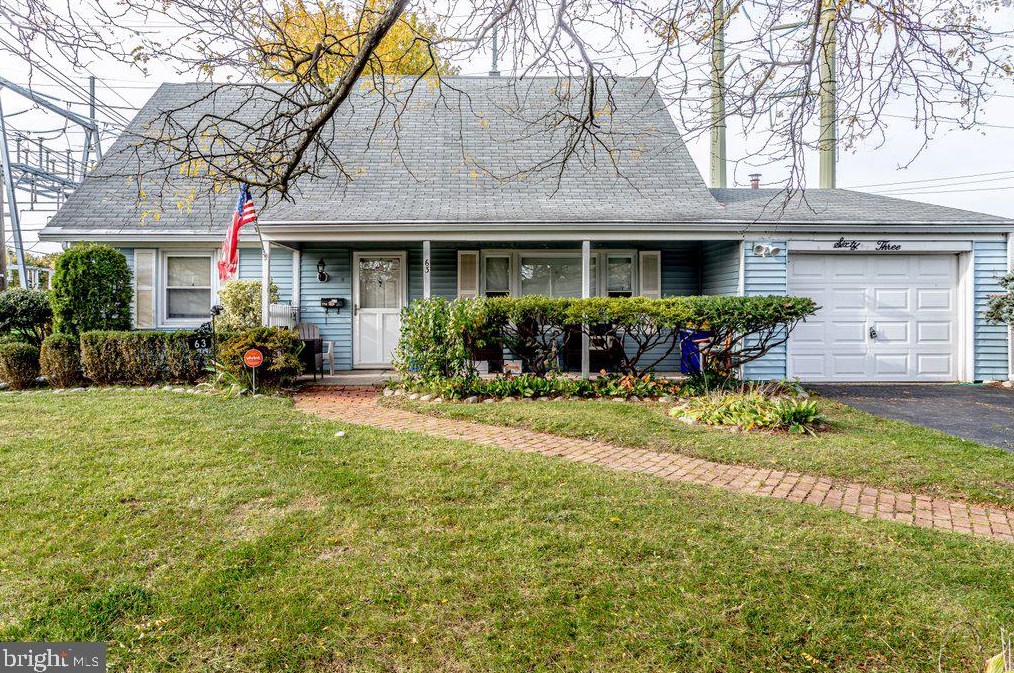 63 Garland Ln, Willingboro, NJ 08046
