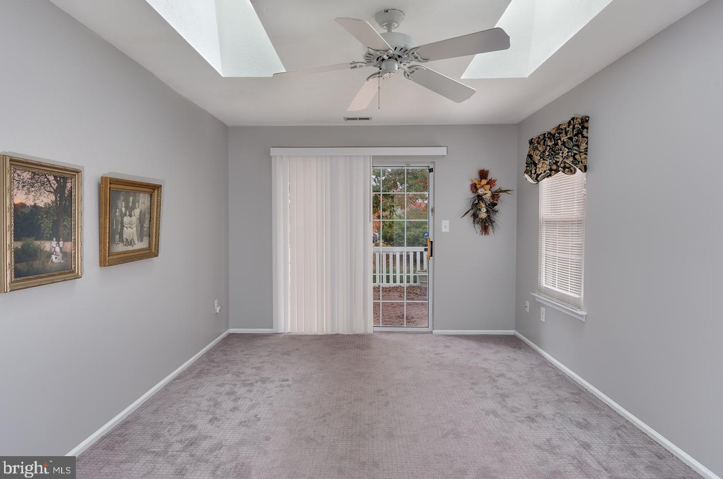 303 Moonseed Pl, Mount Laurel NJ  08054-4940 exterior