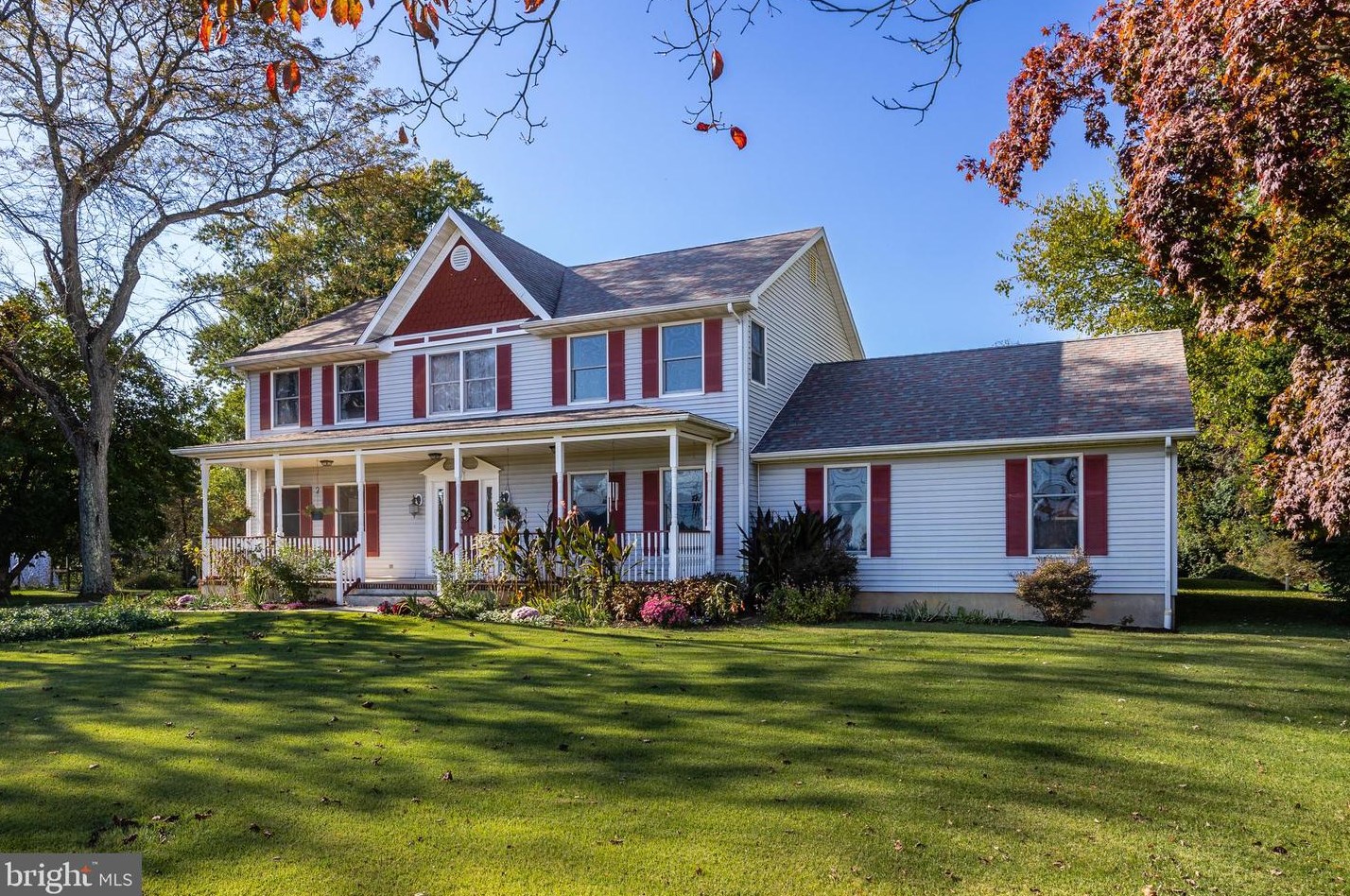 321 White Pine Rd, Columbus, NJ 08022