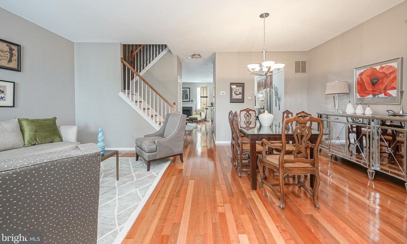 55 Spinnaker Dr, Mount Laurel, NJ 08054
