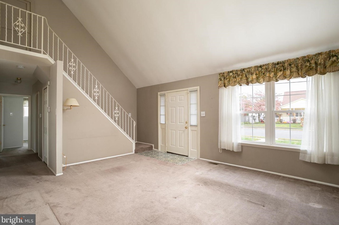 73 Linden Rd, Burlington, NJ 08016-1055