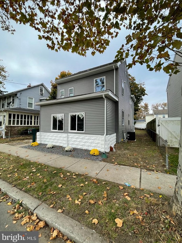 403 W Broad St, Palmyra, NJ 08065