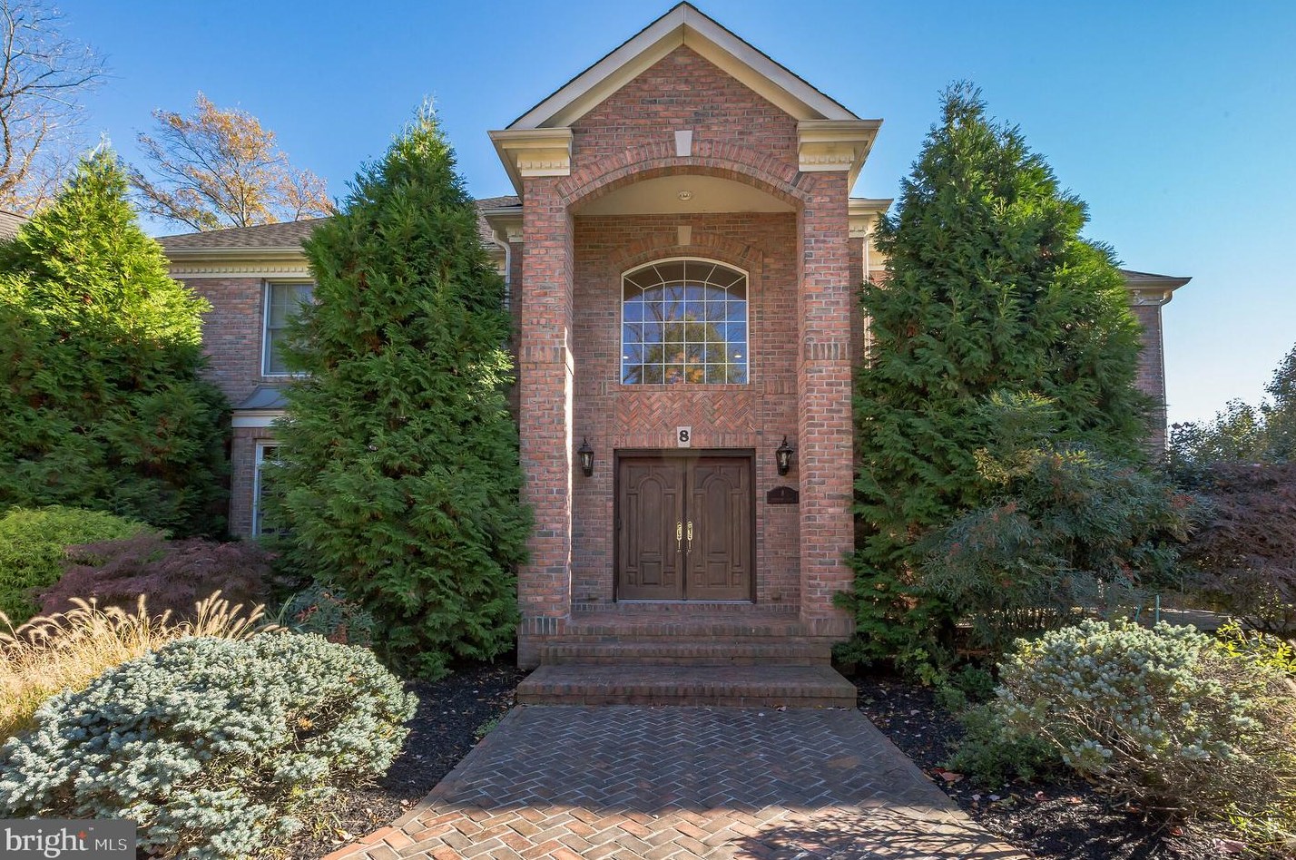 8 Longwood Ln, Moorestown, NJ 08057-1952
