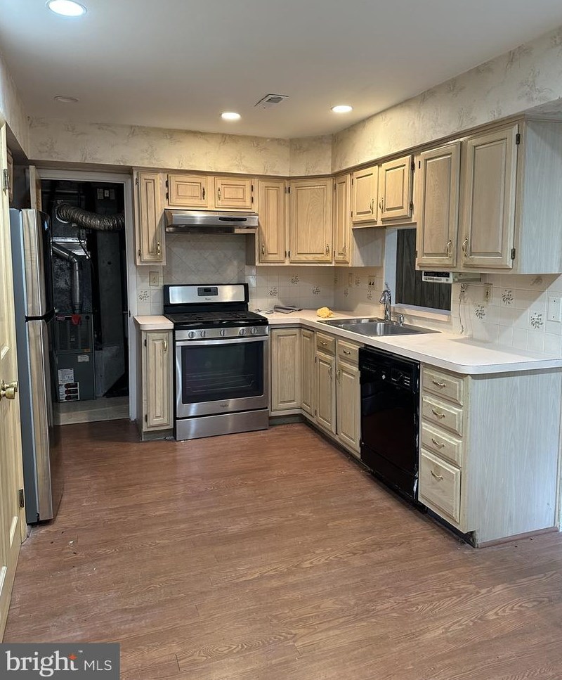 229 Burnam Wood Dr, Mount Laurel, NJ 08054