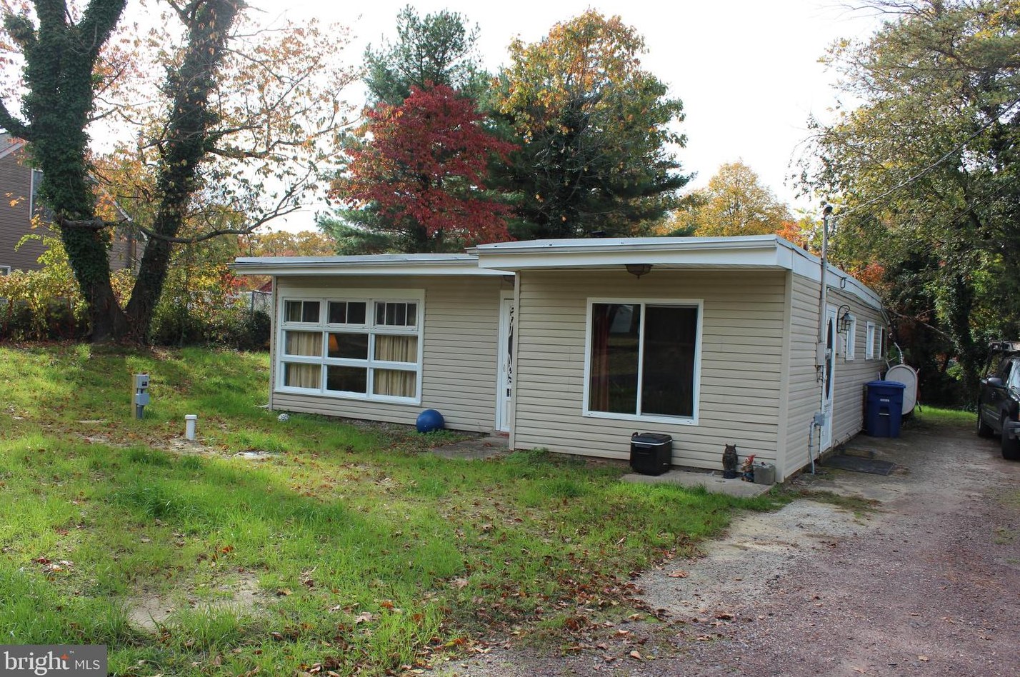 322 Linden Ln, Mount Laurel, NJ 08054