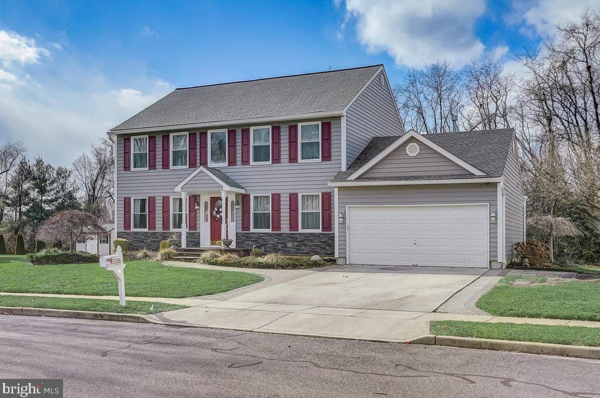 606 6th St E, Florence, NJ 08518