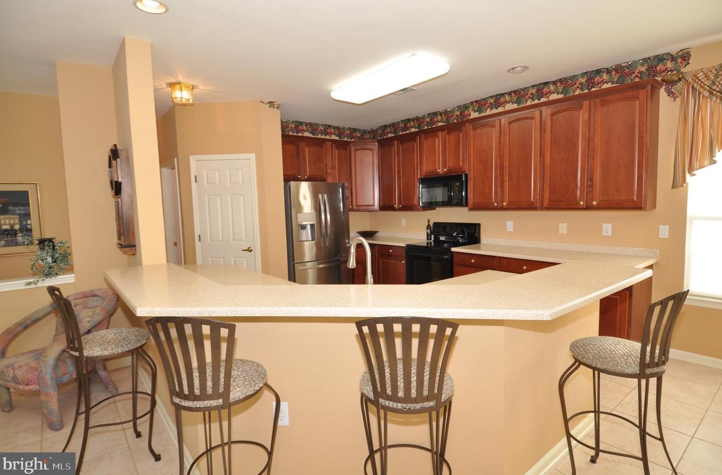 14 Chamber Ln, Columbus, NJ 08022