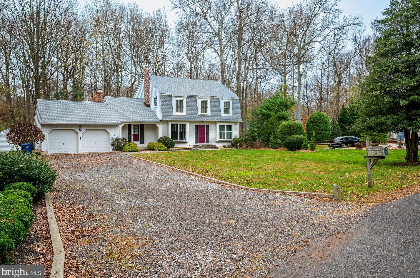 16 Bayau Trl, Medford, NJ 08055-8909
