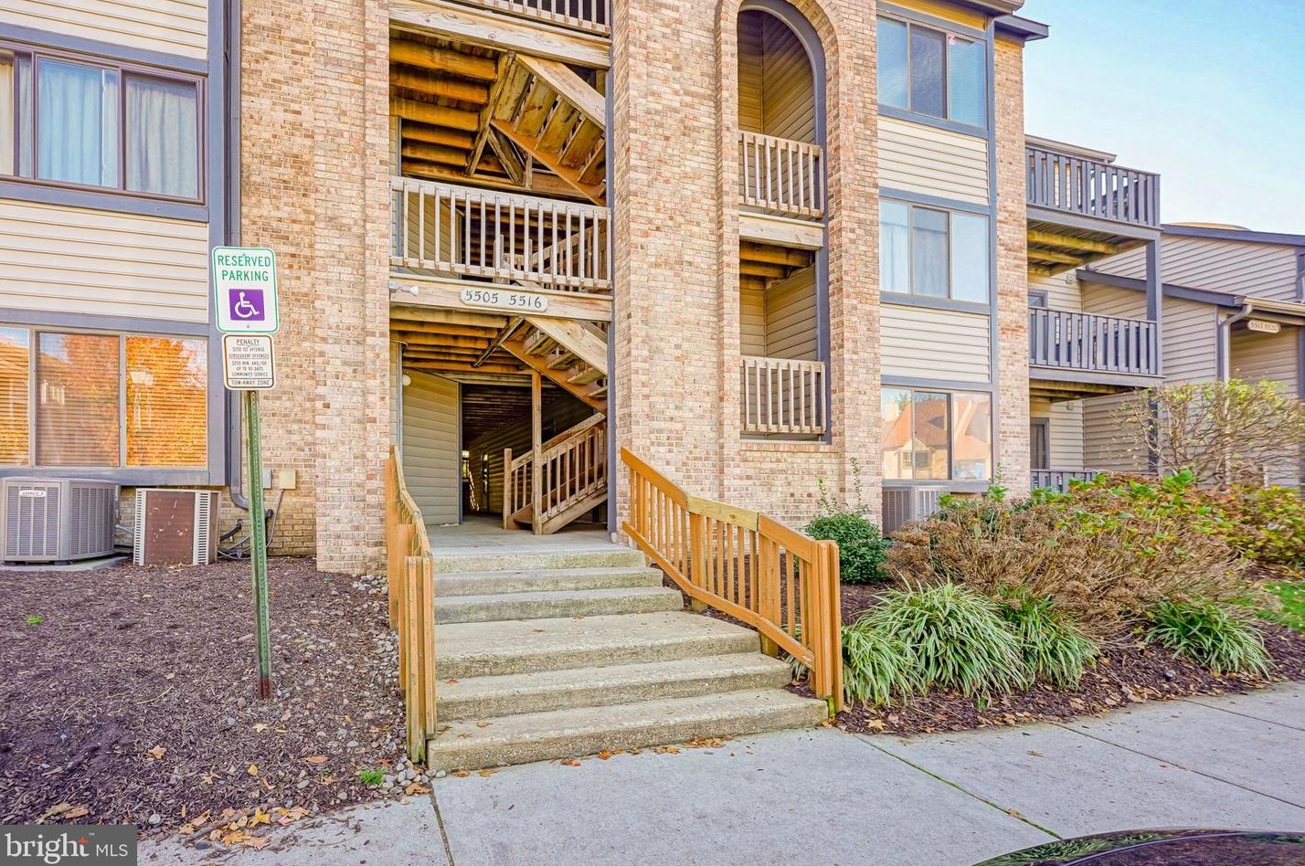 5515 Aberdeen Dr, Mount Laurel, NJ 08054-5642